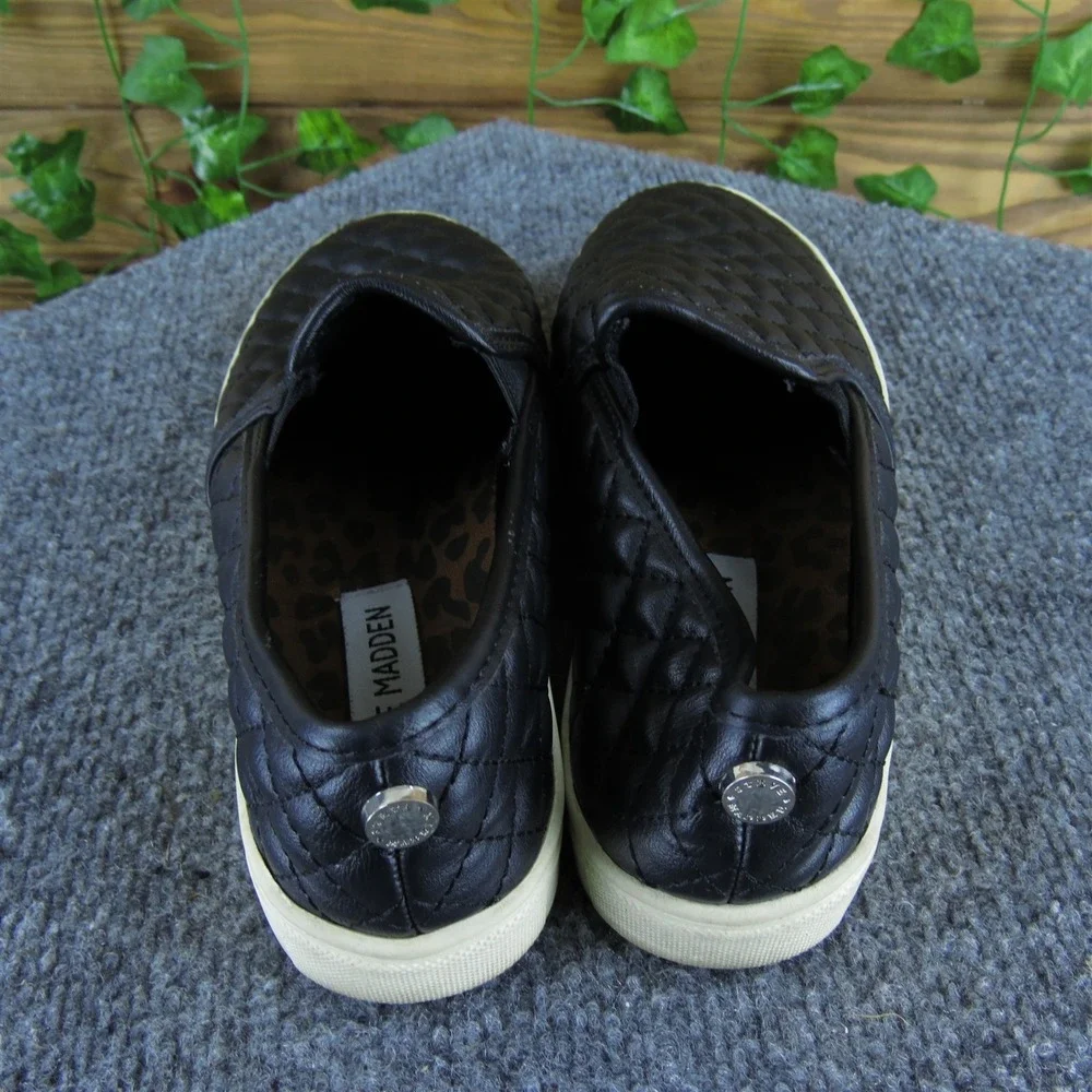 Steve‎ Madden Slip-On Girl Y 4 Medium Athletic Black Synthetic Slip On